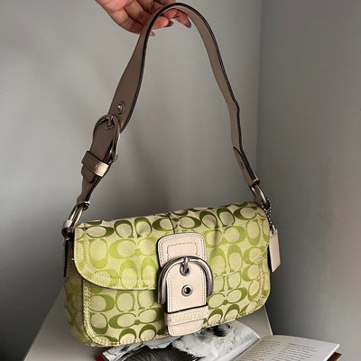 coach signature buckle shoulder bag - lime-green