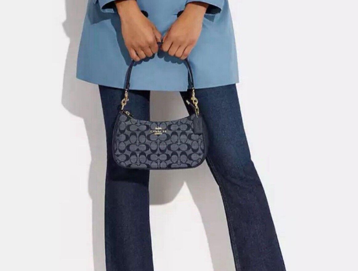 COACH CH139 Teri Shoulder Bag – Signature Chambray Blue 2-Way Shoulder Bag 👜