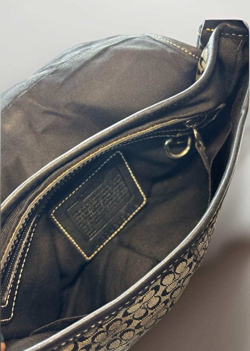 Vintage Coach Mini Soho Buckle Bag – Black/Grey 🖤