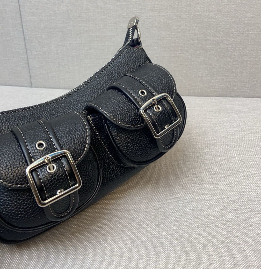 Coach Ashton CM079 Shoulder Bag – Silver & Black 🖤