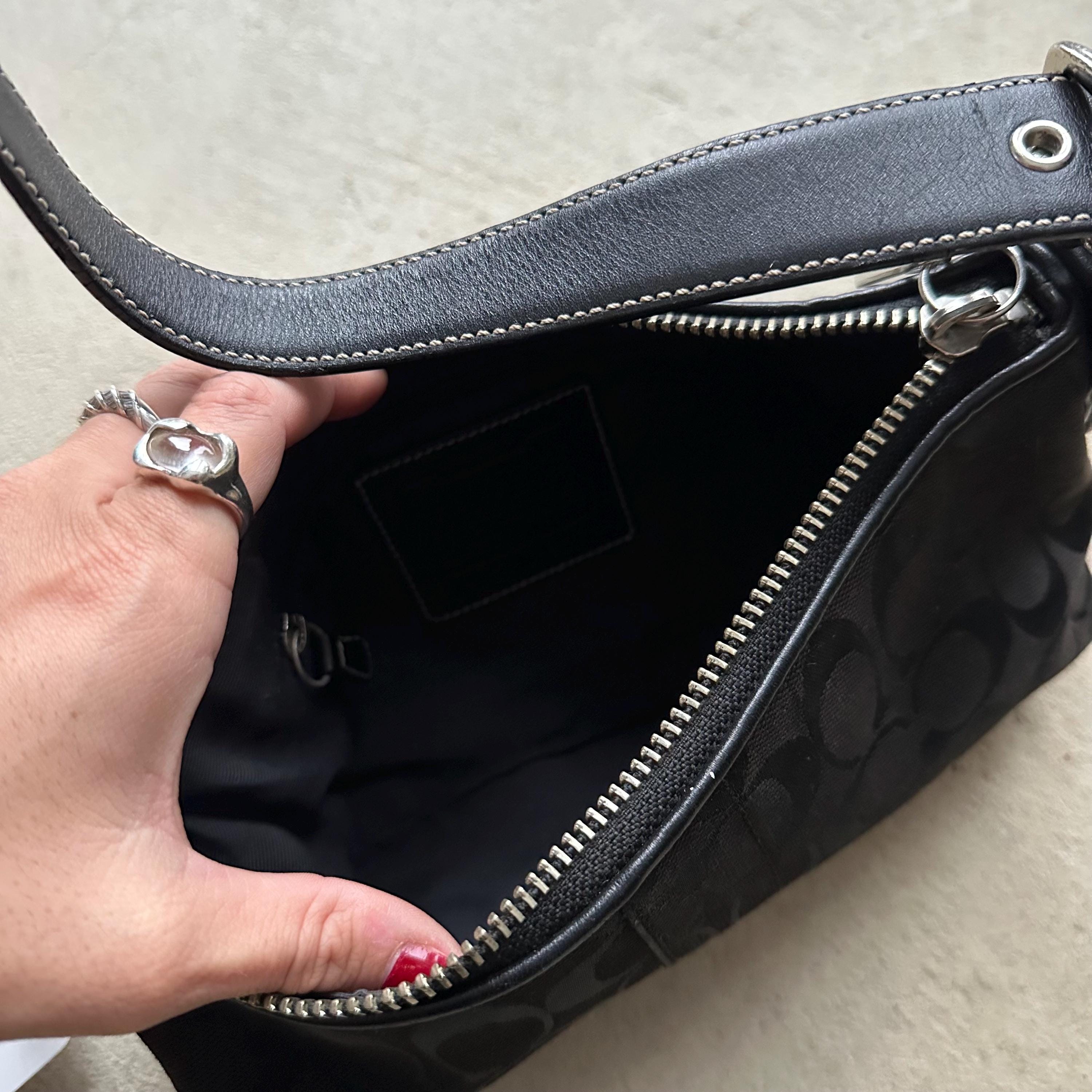Vintage Y2K Coach Black Baguette Shoulder Bag 👜✨